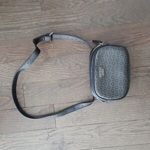 Guess Crossbody bag